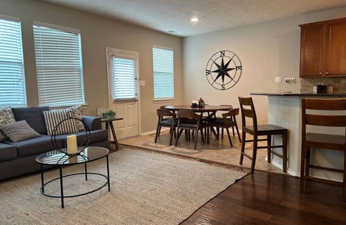 Sterling Ridge House | Cozy townhome in The Woodlands