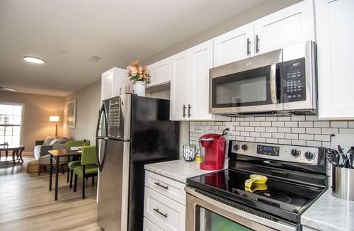 Jacksonville House | Cozy Townhouse; Close to Military Bases & Beaches