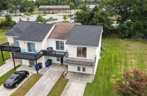 Jacksonville House | Cozy Townhouse; Close to Military Bases & Beaches