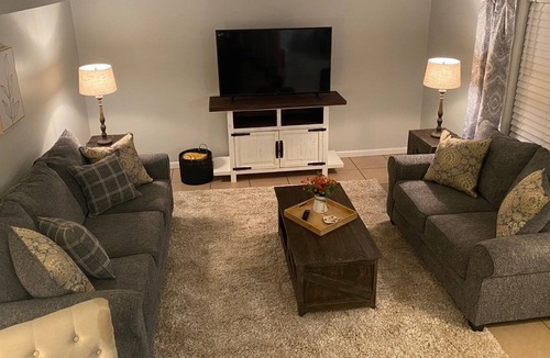 Sikeston House | Cozy townhouse minutes from Historic Downtown Sikeston