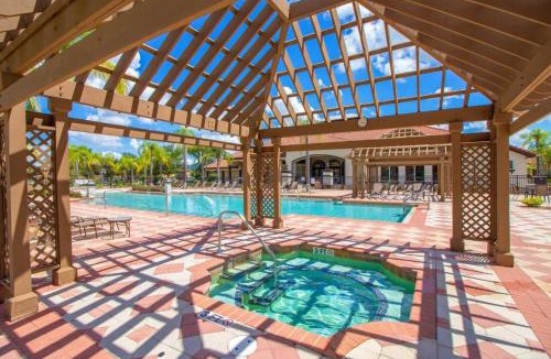 Bellavida House | Cozy Townhouse with Private Pool in Kissimmee