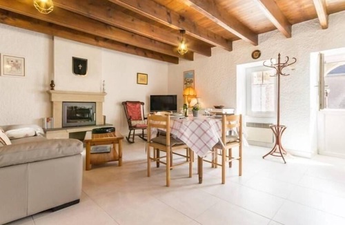 Piriac-sur-Mer Cottage | Cozy Traditional House Near the Sea, Fireplace, Baby-Friendly, Pet-Friendly, Parking Included