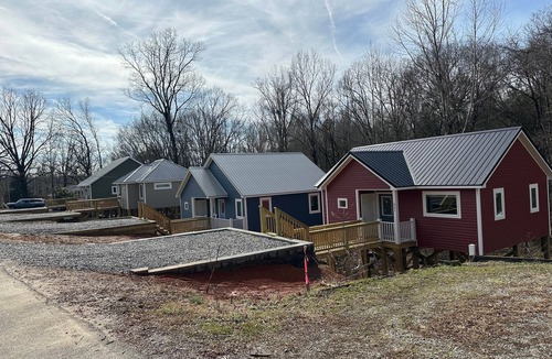 Farmville House | Cozy Trailside 1BR | Walk to Green Front