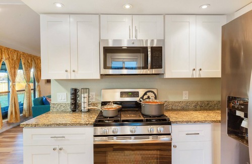 Anderson Mill House | Cozy&Tranquil Heaven With KingSuite&Covered Patio&BigFencedYard, 5-Star-Location
