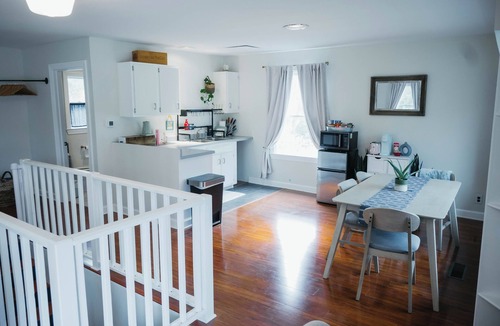 Indian Hills Apartment | Cozy Tree-Lined Carriage Home - Stay in Serenity!