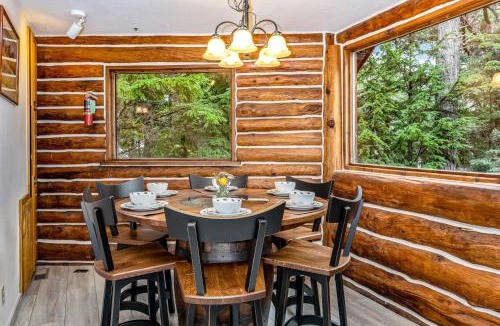 Girdwood House | Cozy Tree & Ski House