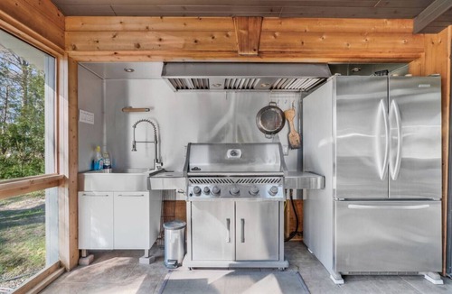 Kirkfield Cottage | Cozy Trent Severn Canal Cottage