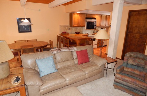 Winter Park House | Cozy tri-level townhome close to downtown and good rental for couples