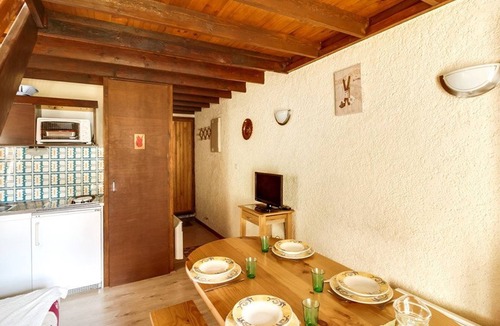Cauterets Apartment | Cozy Triplex for 5, South-Facing with Parking, Near Ski Lifts & Amenities