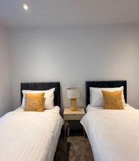 Cheetham Hill Apartment | Cozy Two Bedroom Apartment