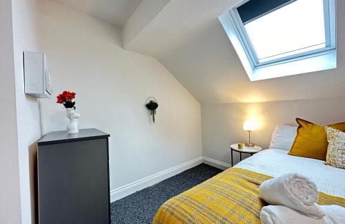 Ilkeston Apartment | Cozy Two Bedroom Apt in Central Ilkeston with Netflix and Work-ready