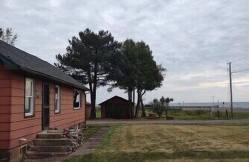 North Shore House | Cozy two bedroom bungalow