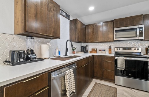 Rose District House | Cozy two bedroom charmer close to Downtown BA & Tulsa