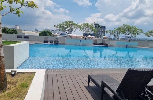Batam Condo | Cozy Two Bedroom Condo With Swimming Pool | HarbourBay Residences | Wi-Fi