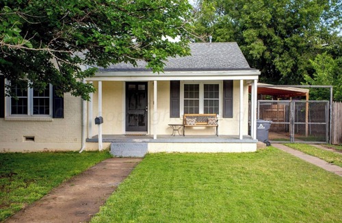 Amarillo House | Cozy two bedroom home in Amarillo. Pet Friendly!