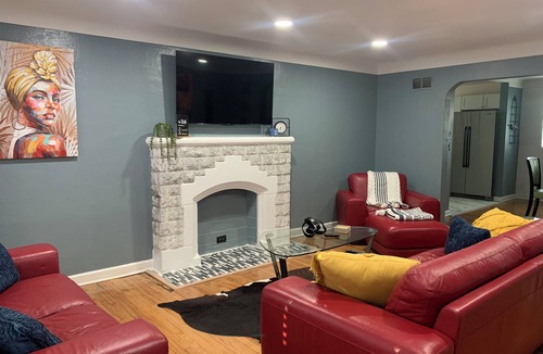 Jennings House | Cozy two bedroom house with a splash of style