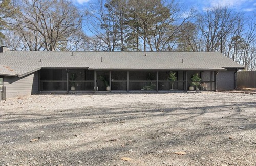 Clarkdale Apartment | Cozy Unique 1 bed room W/Free parking