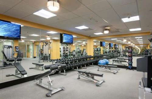Del Rey Apartment | Cozy Unit Conveniently Located Pool View