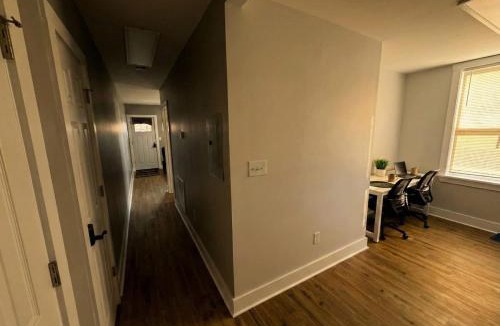 Wilmington Apartment | Cozy unit King bed & laundry