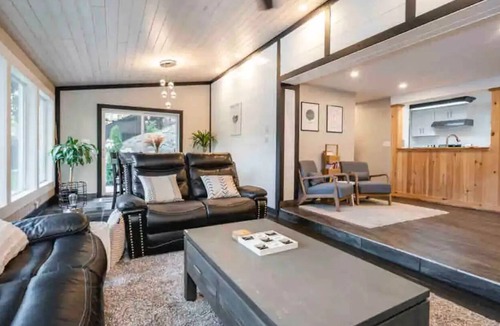 Severn Bridge House | Cozy up at this stunning and peaceful waterfront cottage <1.5hrs from GTA!