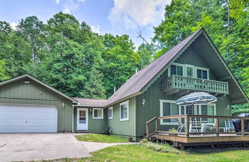 Elmira Cottage | Cozy Up North Cottage in Heart of Winter Sports!