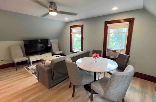 Brighton Condo | Cozy Updated 2BR Top Floor Condo w/Parking