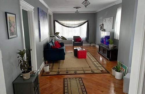 Front Park House | Cozy Updated 3-BR apartment near Peace Bridge