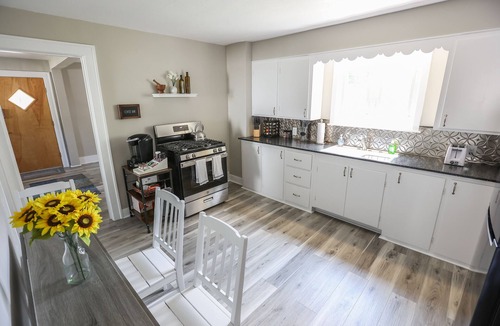 Orchard Park Cottage | Cozy Updated Cottage in the Village of Orchard Park Minutes to Highmark Stadium!