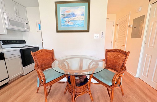 Holiday Isle Condo | Cozy Updated Studio | Prime Resort Location