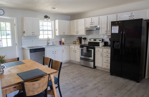 Eatonton Cottage | Cozy updated waterfront cottage/duplex on Lake Oconee.