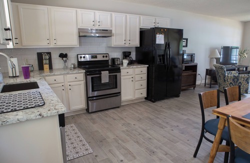 Eatonton Cottage | Cozy updated waterfront cottage/duplex on Lake Oconee.