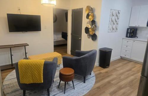 Sudbury Apartment | Cozy Upper 1-BDRM Downtown Smart & Stylish
