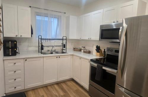 Sudbury Apartment | Cozy Upper 1-BDRM Downtown Smart & Stylish