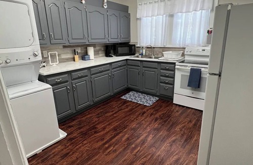 Leith-Hatfield Apartment | Cozy Upstairs Apartment