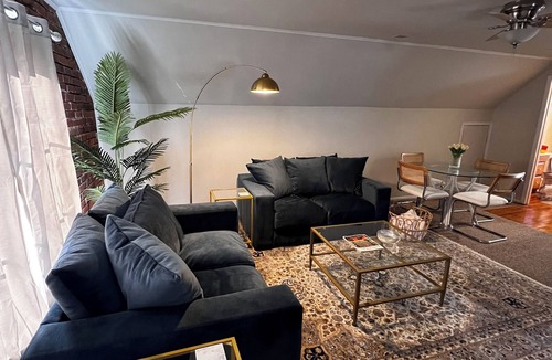 Cape Girardeau House | Cozy upstairs unit in Cape Girardeau