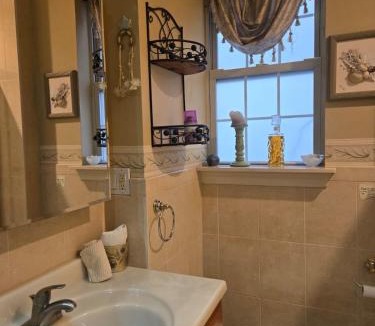 Guttenberg Apartment | Cozy