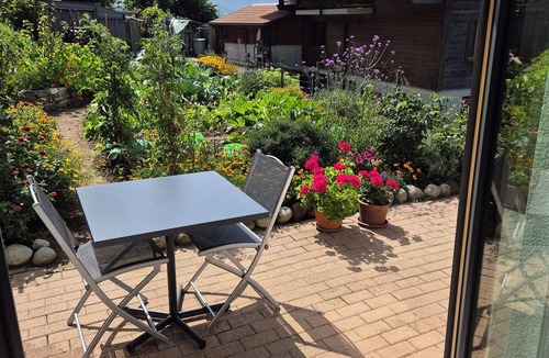 Aeschi bei Spiez Apartment | Cozy vacation apartment - nature & relaxation