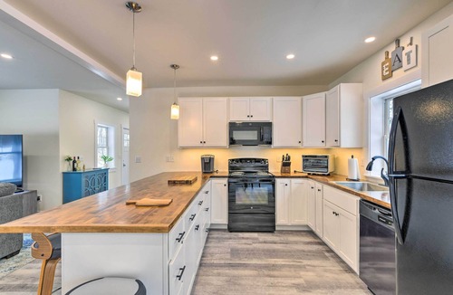 Eastern Vermont House | Cozy Vermont Escape - Near Golfing & Skiing!