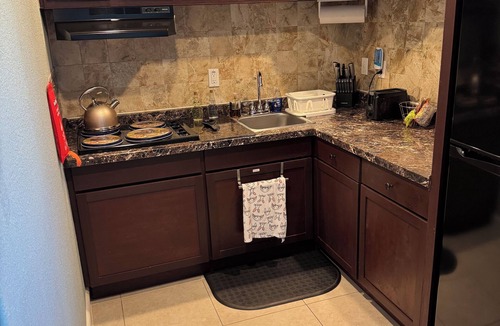 Converse House | Cozy Veteran owned apartment.