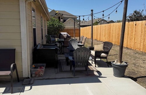 Converse House | Cozy Veteran owned apartment.