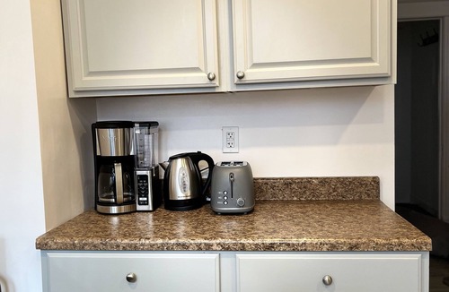 Newburgh Apartment | Cozy victorian getaway