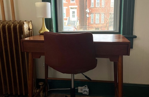 Newburgh Apartment | Cozy victorian getaway