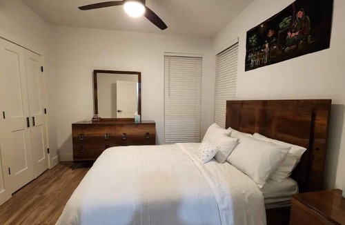 Tomball House | Cozy Victorian house. Pet friendly