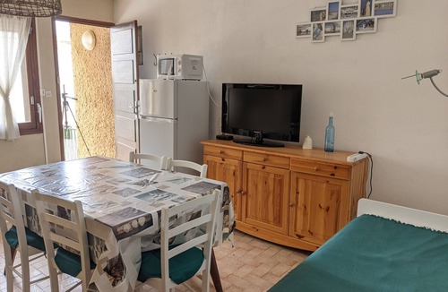 Port-la-Nouvelle Villa | Cozy Villa, A/C, 2*, Close to Beach, 5 People, Garden, BBQ, Parking