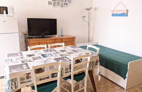 Port-la-Nouvelle Villa | Cozy Villa, A/C, 2*, Close to Beach, 5 People, Garden, BBQ, Parking