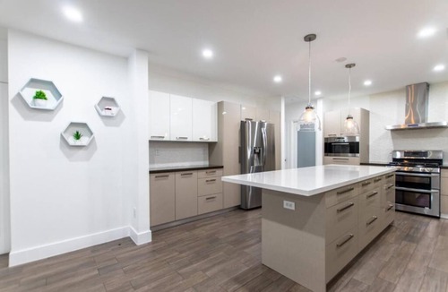 North Miami Beach Villa | Cozy Villa Grill Mini Golf Pool