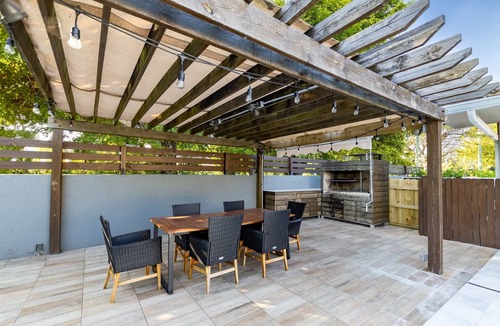 North Miami Beach House | Cozy Villa | Grill | Mini Golf | Billiards | Pool