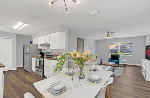Orange City House | Cozy Villa with Fire Pit & BBQ