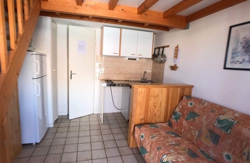 Port Leucate Villa | Cozy Villa with Terrace, Near Lake, 4 Sleeps, Parking - Port Leucate