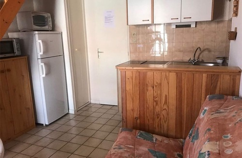 Port Leucate Villa | Cozy Villa with Terrace, Near Lake, 4 Sleeps, Parking - Port Leucate